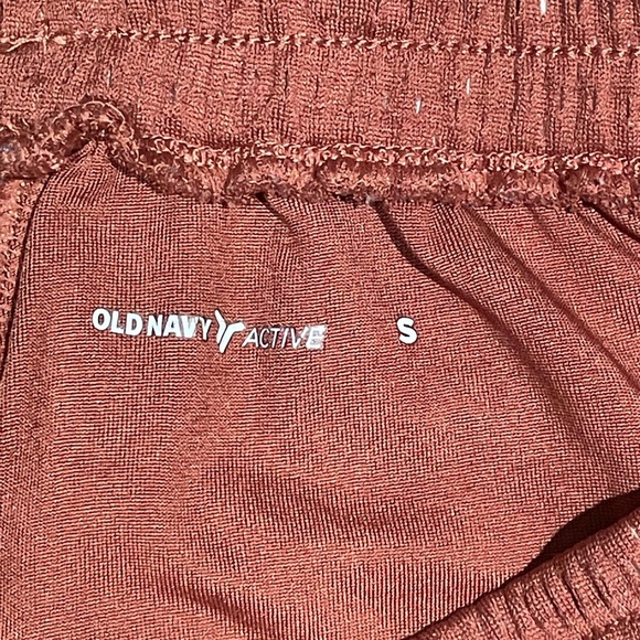 ‼️SOLD‼️Old Navy Active size small orange shorts - Picture 4 of 5
